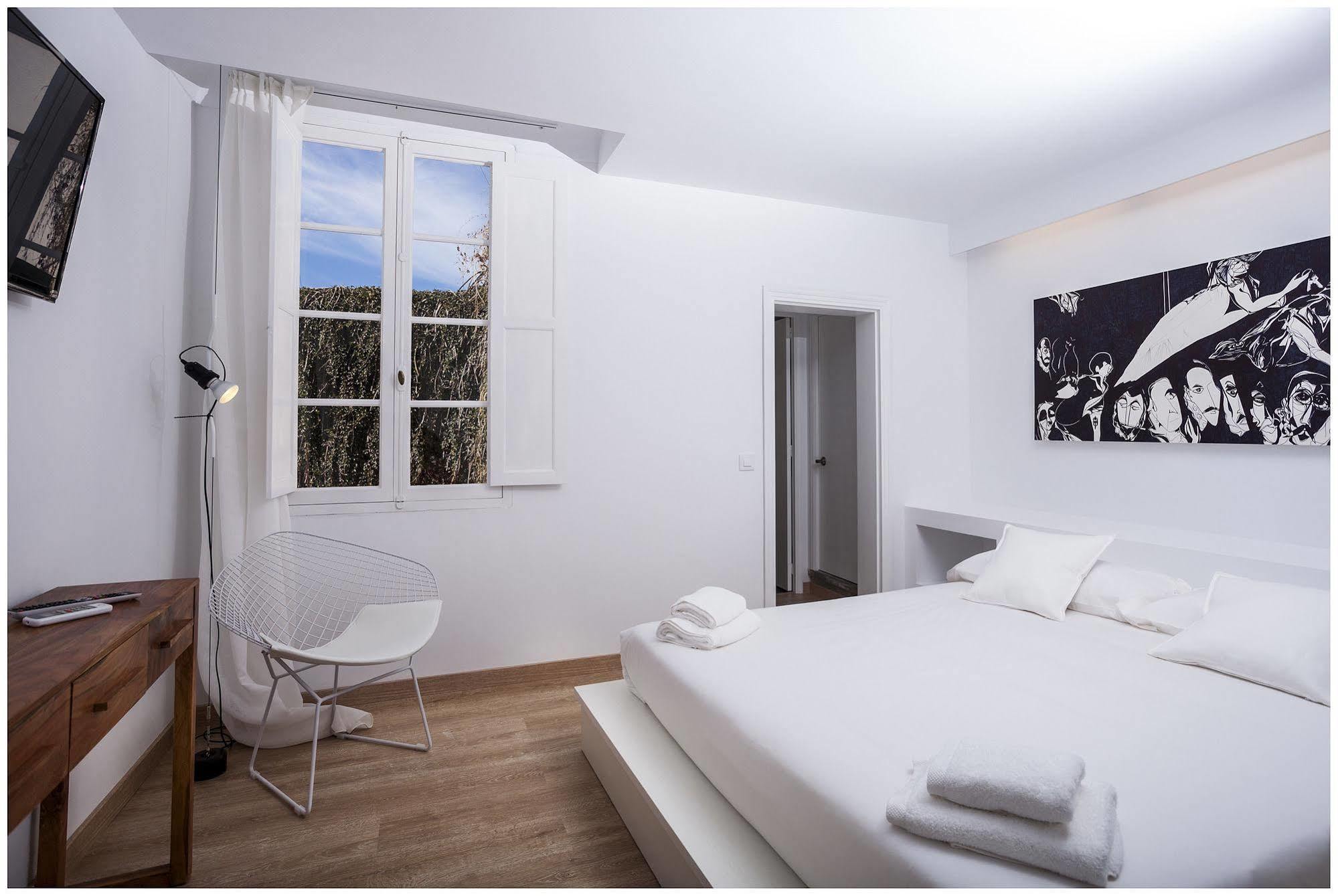 Cheap & Chic Hotel Ситадела Екстериор снимка