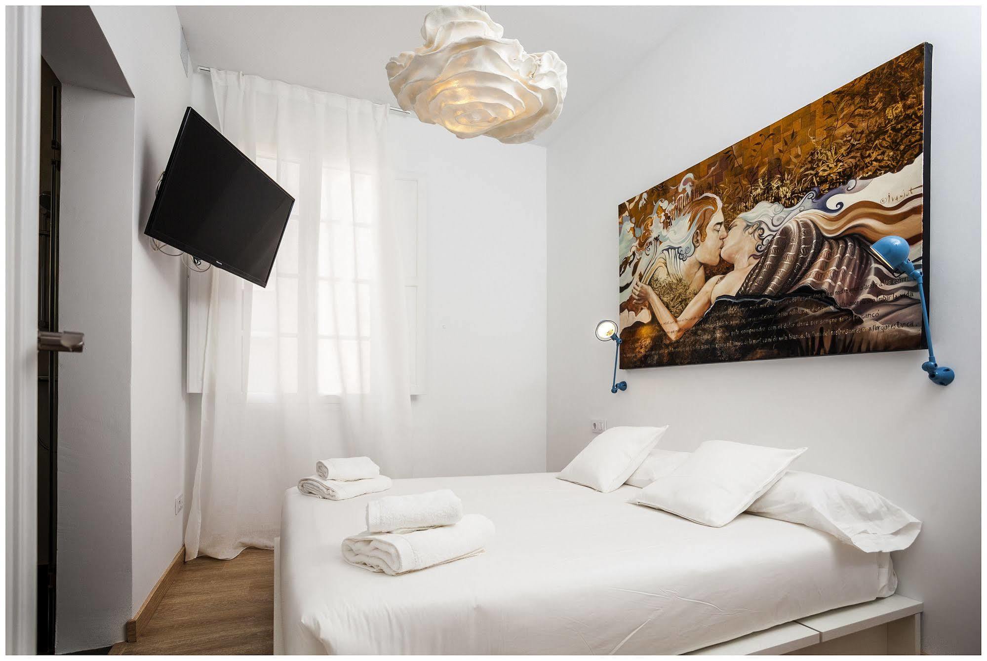 Cheap & Chic Hotel Ситадела Екстериор снимка