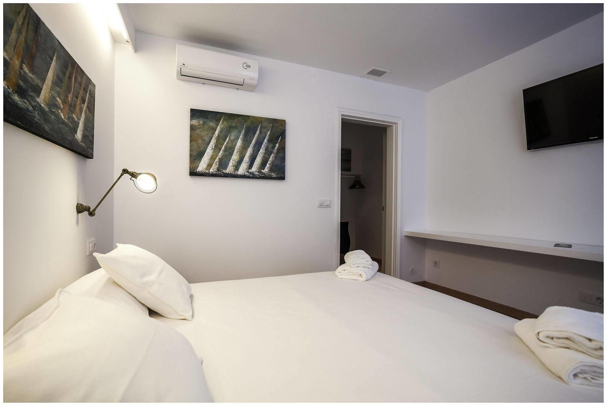 Cheap & Chic Hotel Ситадела Екстериор снимка