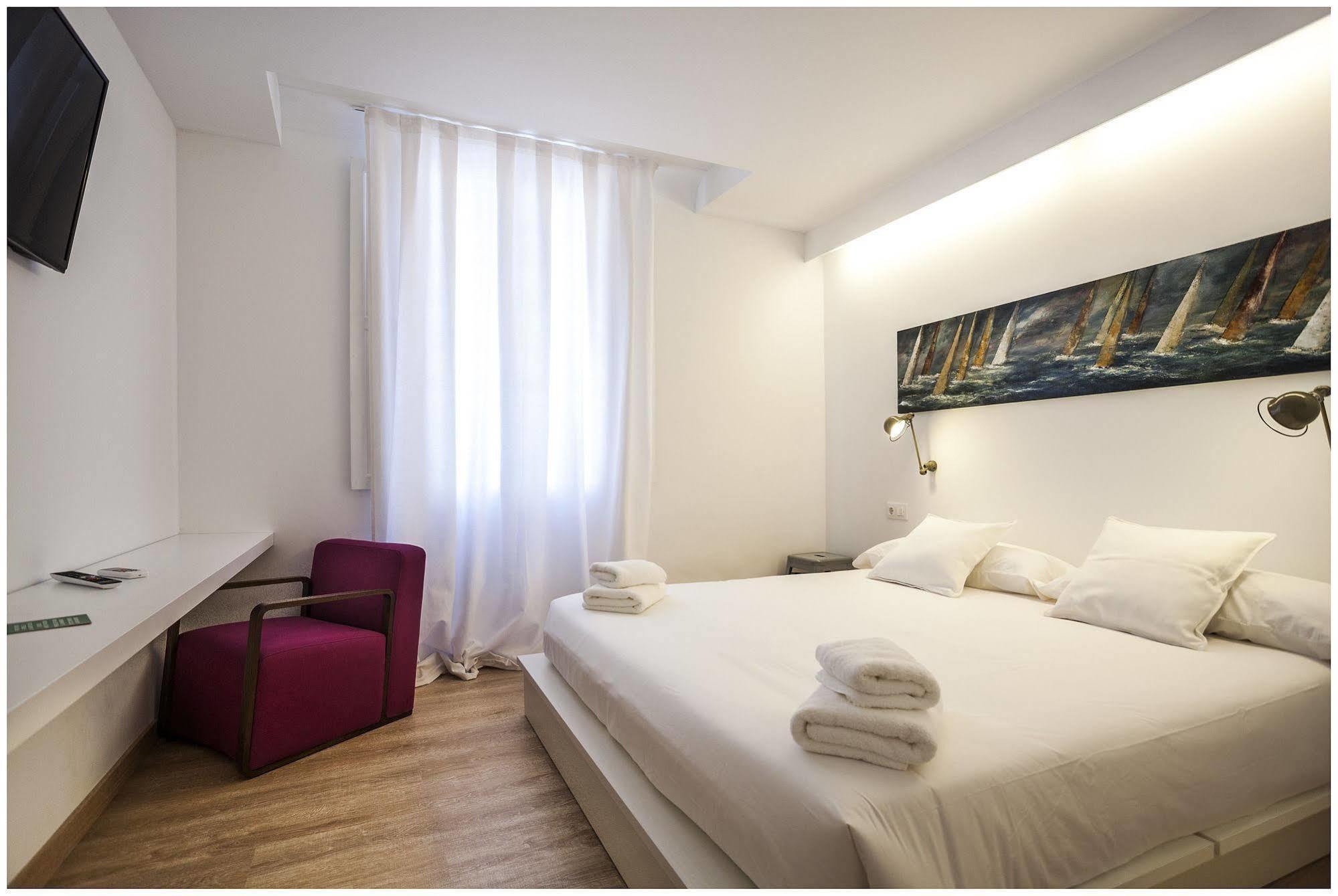 Cheap & Chic Hotel Ситадела Екстериор снимка